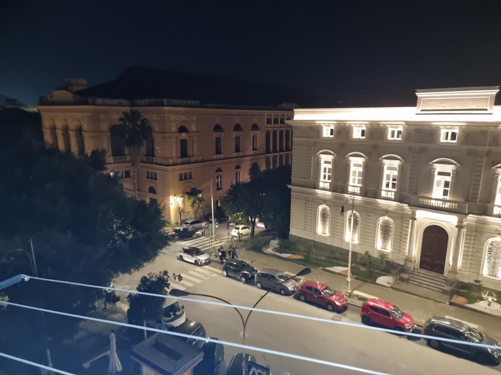 Al Teatro Verdi Luxury Apartment Salerno Exterior photo