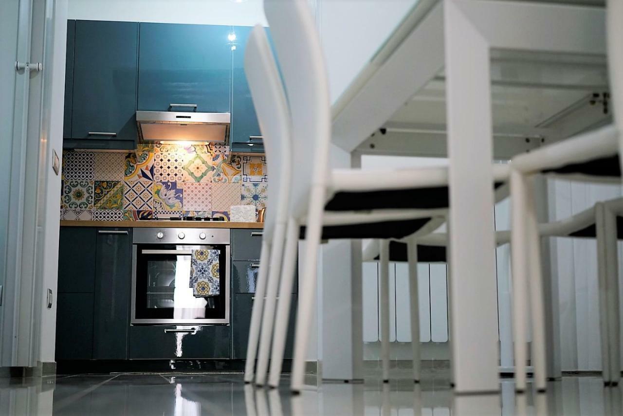 Al Teatro Verdi Luxury Apartment Salerno Exterior photo