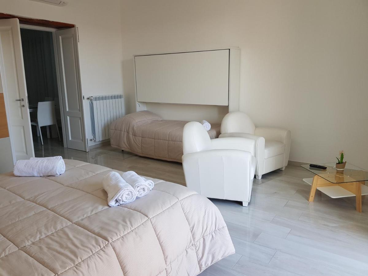 Al Teatro Verdi Luxury Apartment Salerno Exterior photo