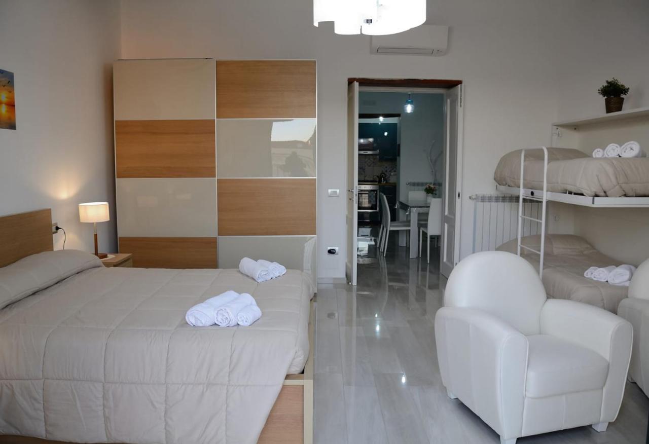 Al Teatro Verdi Luxury Apartment Salerno Exterior photo