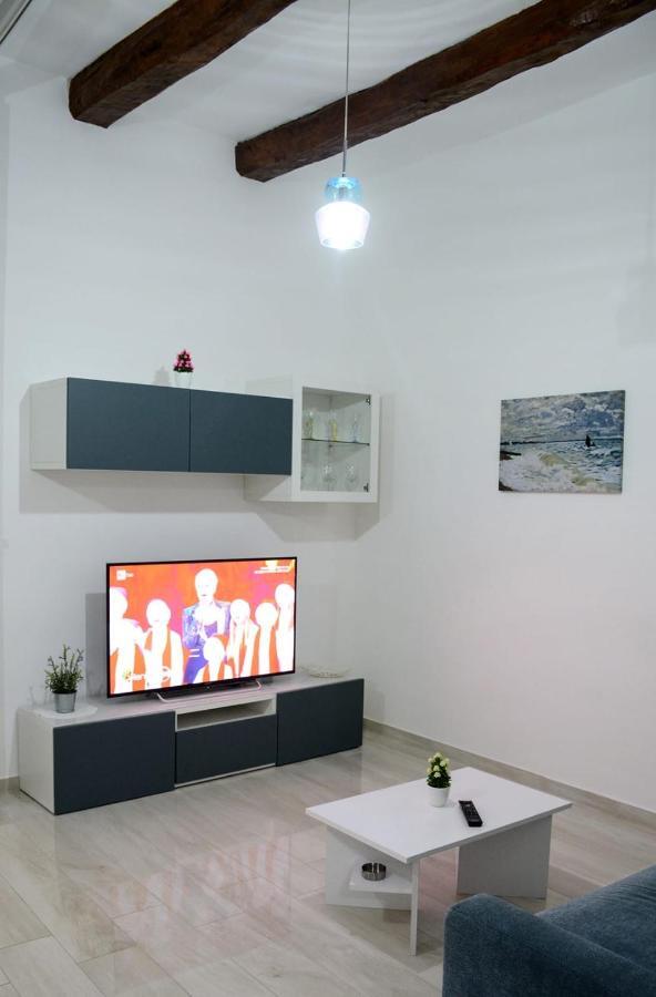 Al Teatro Verdi Luxury Apartment Salerno Exterior photo