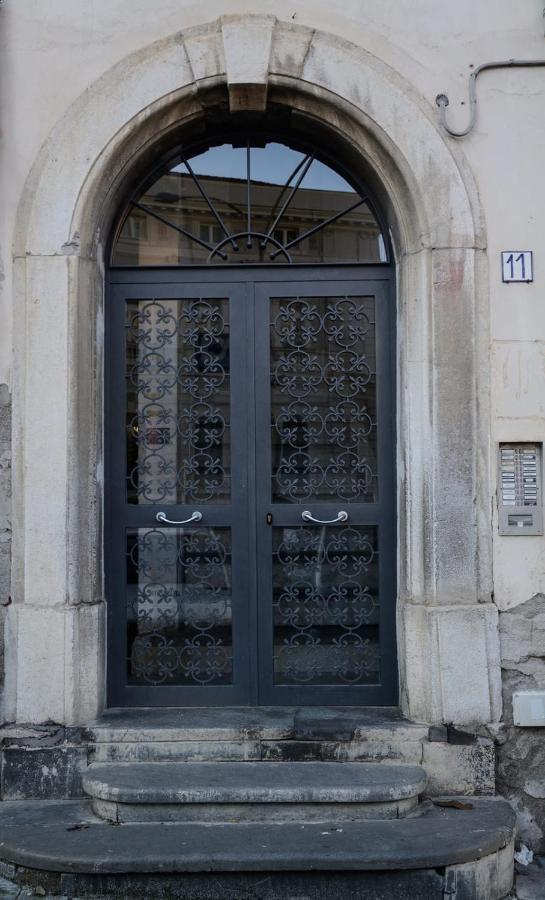 Al Teatro Verdi Luxury Apartment Salerno Exterior photo